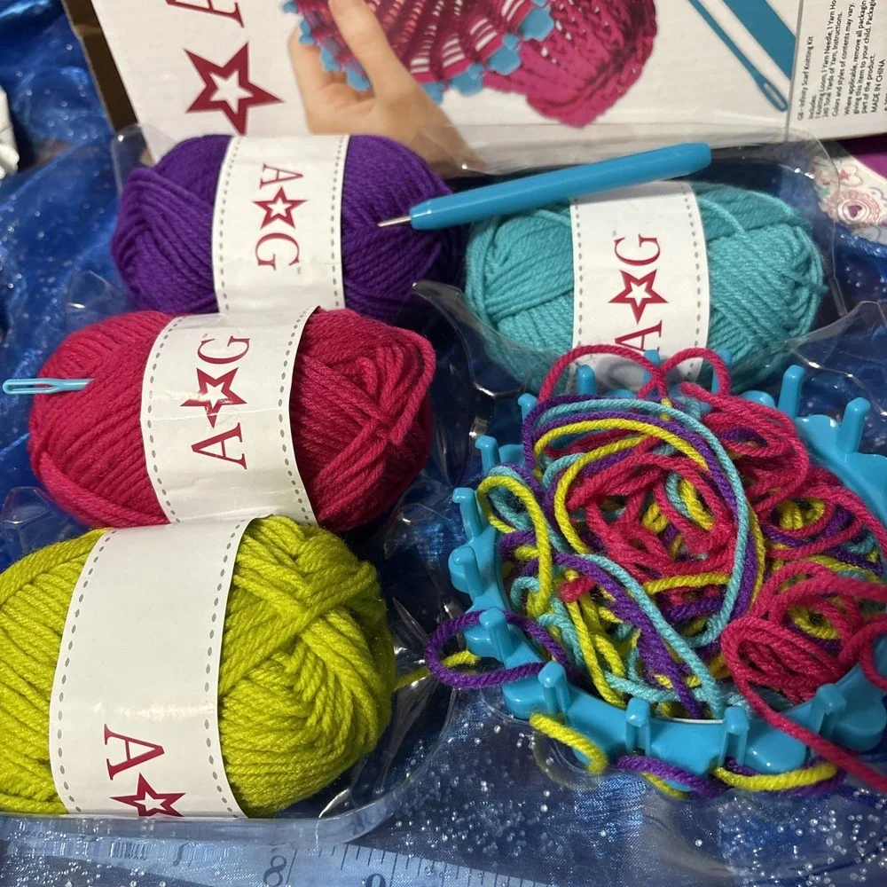 AMERICAN GIRL ~ INFINITY‎ SCARF KNITTING KIT & TRULY ME ACTIVITY BOX WHEEL